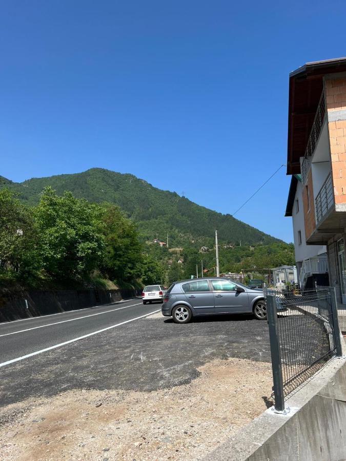 S&R Lake View Hostel Konjic Ngoại thất bức ảnh