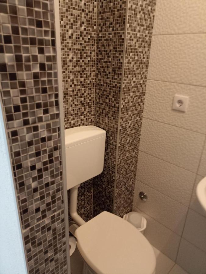 S&R Lake View Hostel Konjic Ngoại thất bức ảnh